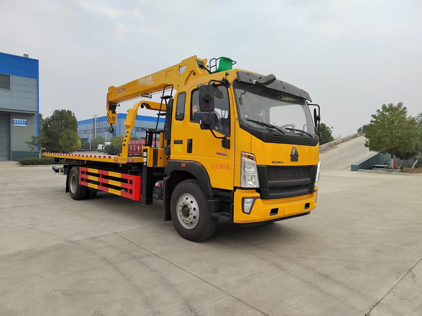 重汽豪沃G5X帶吊清障車