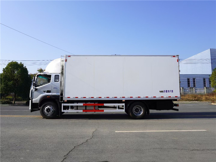 福田歐馬可6.6米冷藏車