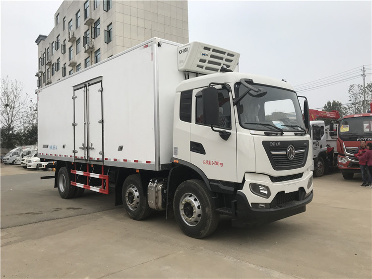 東風天錦小三軸7.7米冷藏車