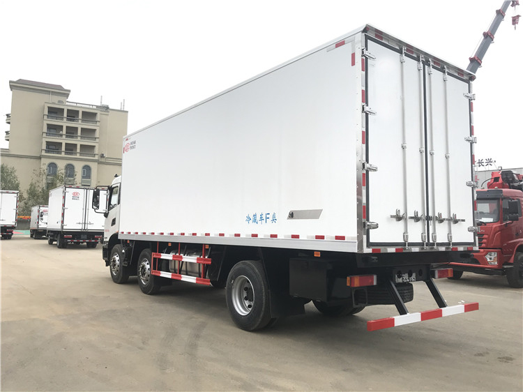 東風天錦小三軸7.7米冷藏車