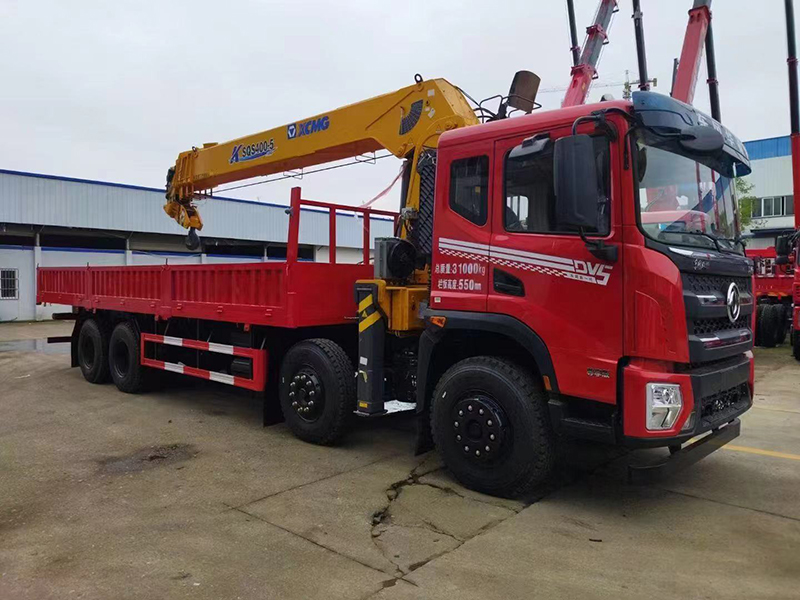 東風(fēng)DV5前四后八隨車(chē)吊